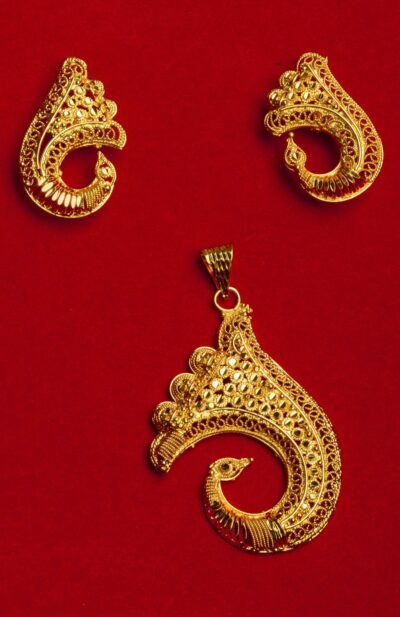 Gold-plated Peacock design Locket & Earrings