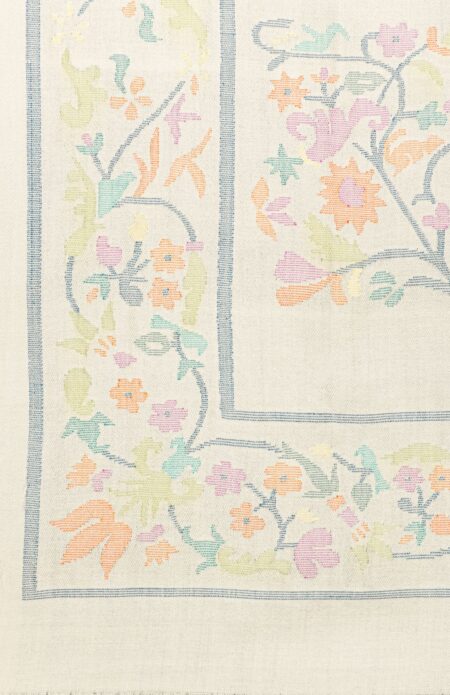 Handwoven Off-White Portuguese Wool Shawl - Image 3