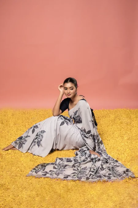 Handwoven Muslin Cotton Saree - Prints in Lilac - Image 2