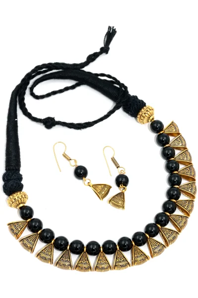 Handcrafted Bead Necklace Set with Glass Bead