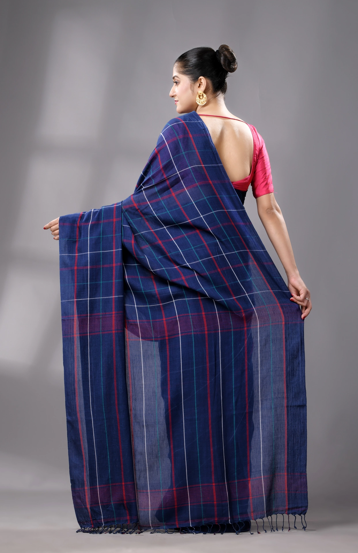 Handwoven Tangail Cotton Saree - Blue - Image 5