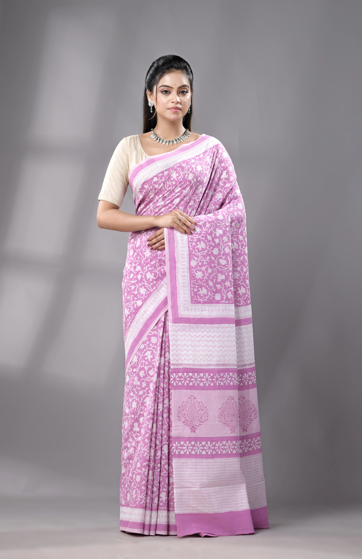 Block Printed Handwoven Muslin Cotton Saree - Lavender - Image 3