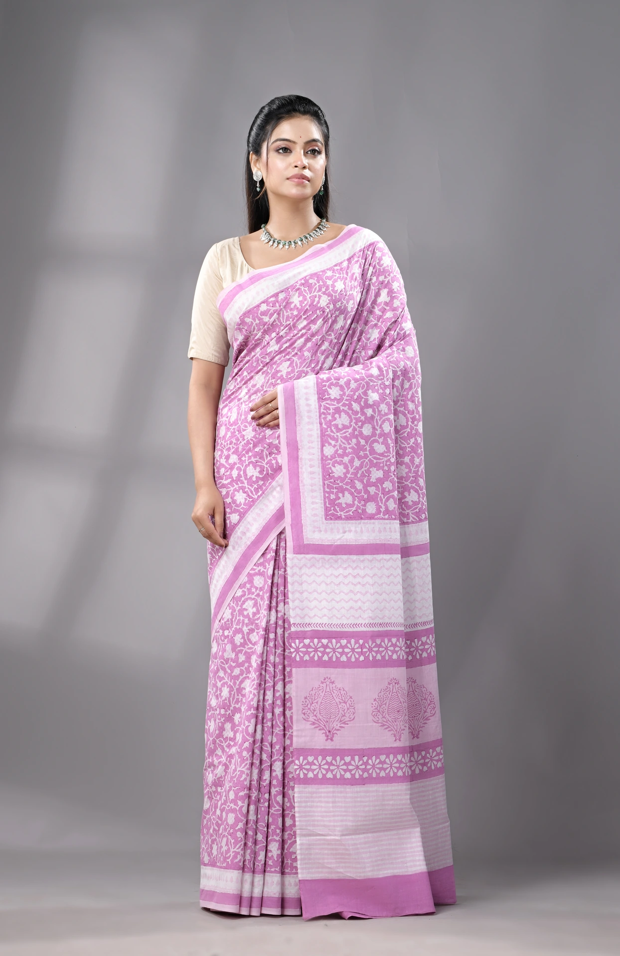 Block Printed Handwoven Muslin Cotton Saree - Lavender - Image 4