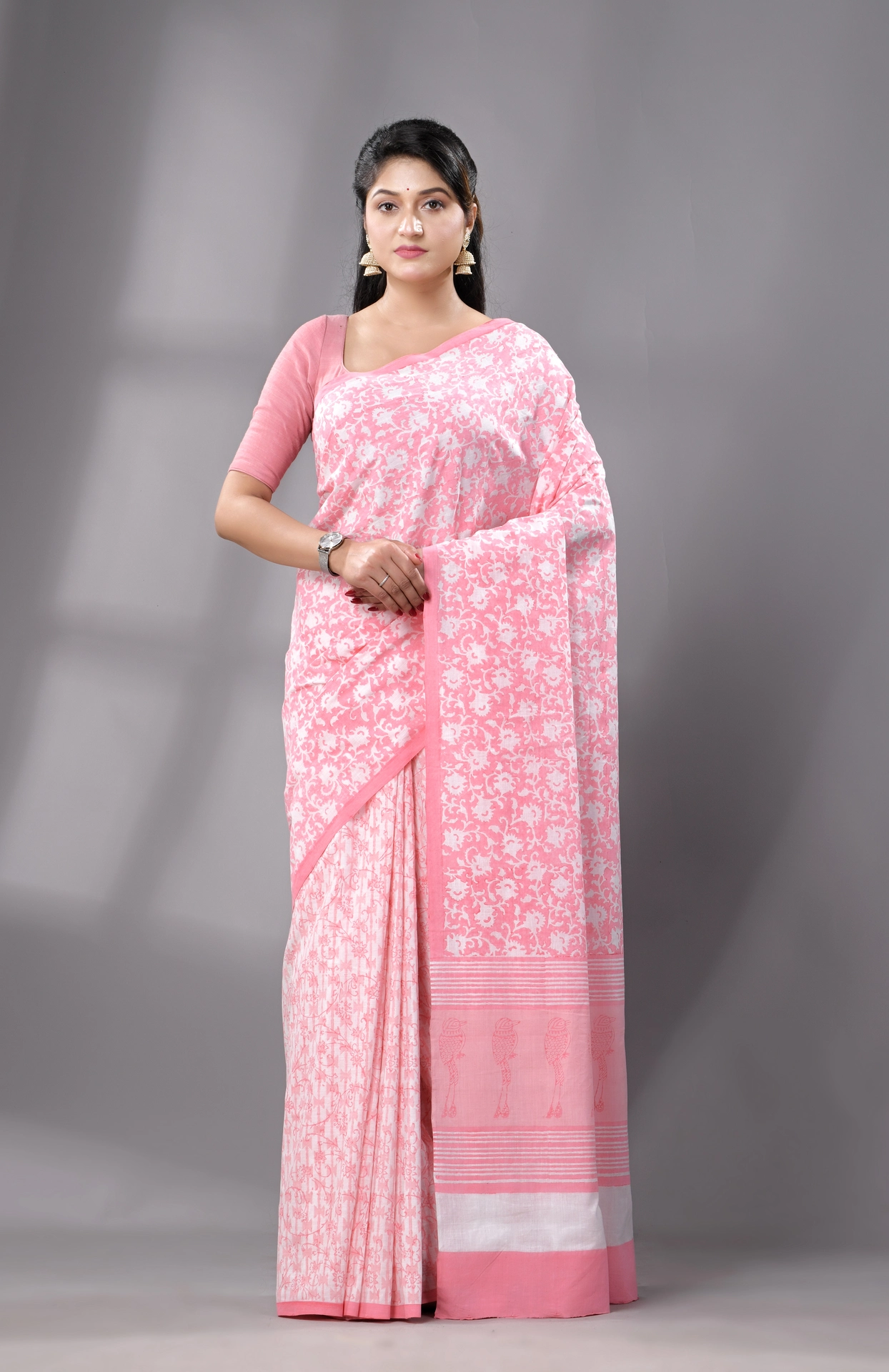 Block Printed Handwoven Muslin Cotton Saree - Pink - Image 4