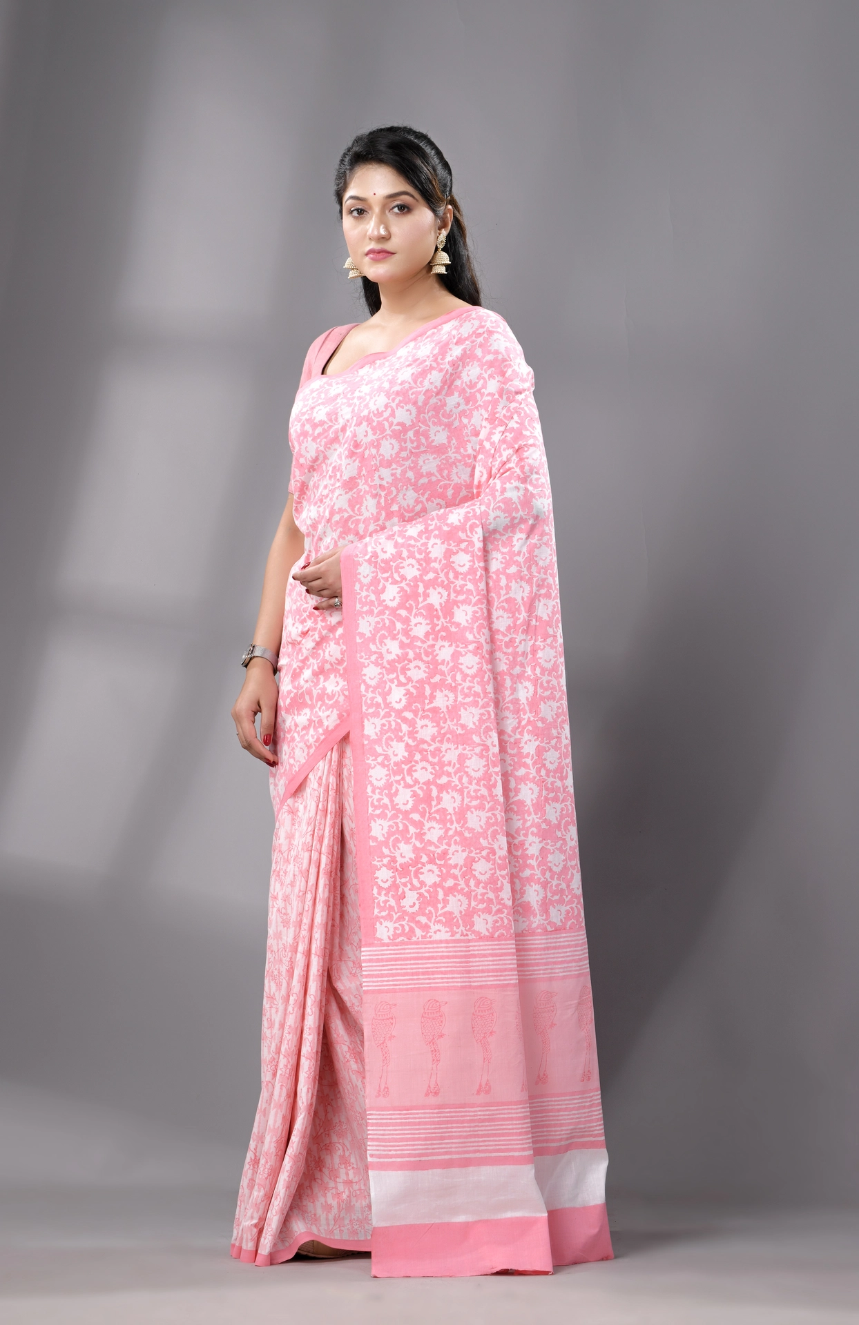 Block Printed Handwoven Muslin Cotton Saree - Pink - Image 3