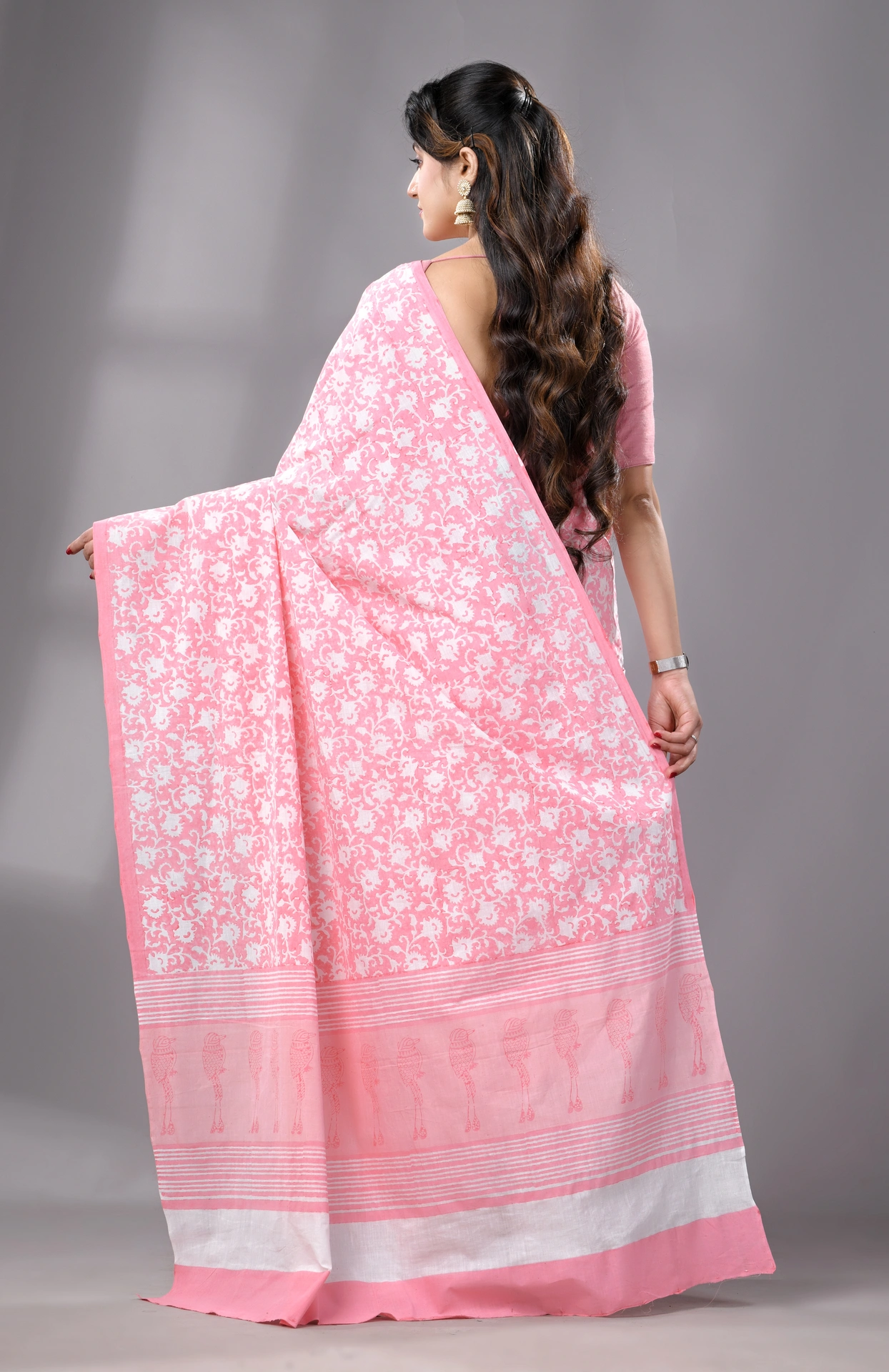 Block Printed Handwoven Muslin Cotton Saree - Pink - Image 2
