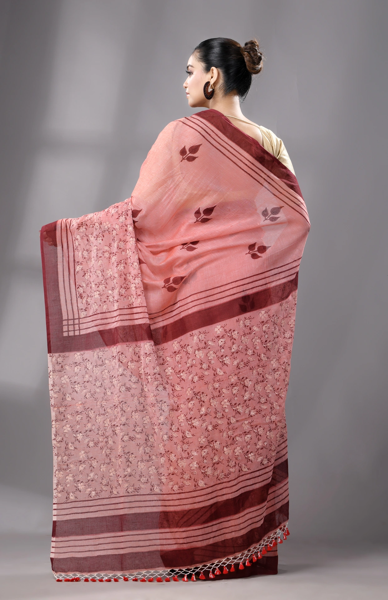 Hand Block Printed Handwoven Muslin Cotton Saree - Brown - Image 4