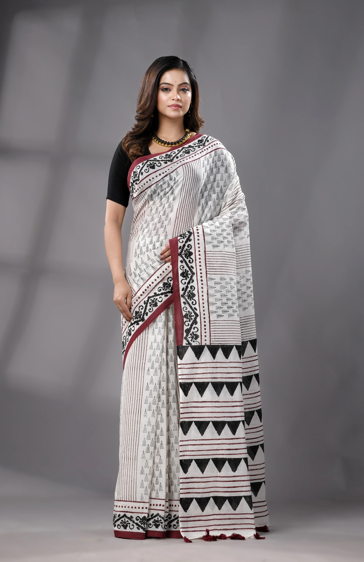 Block Printed Cotton Saree - Off-White - Image 5