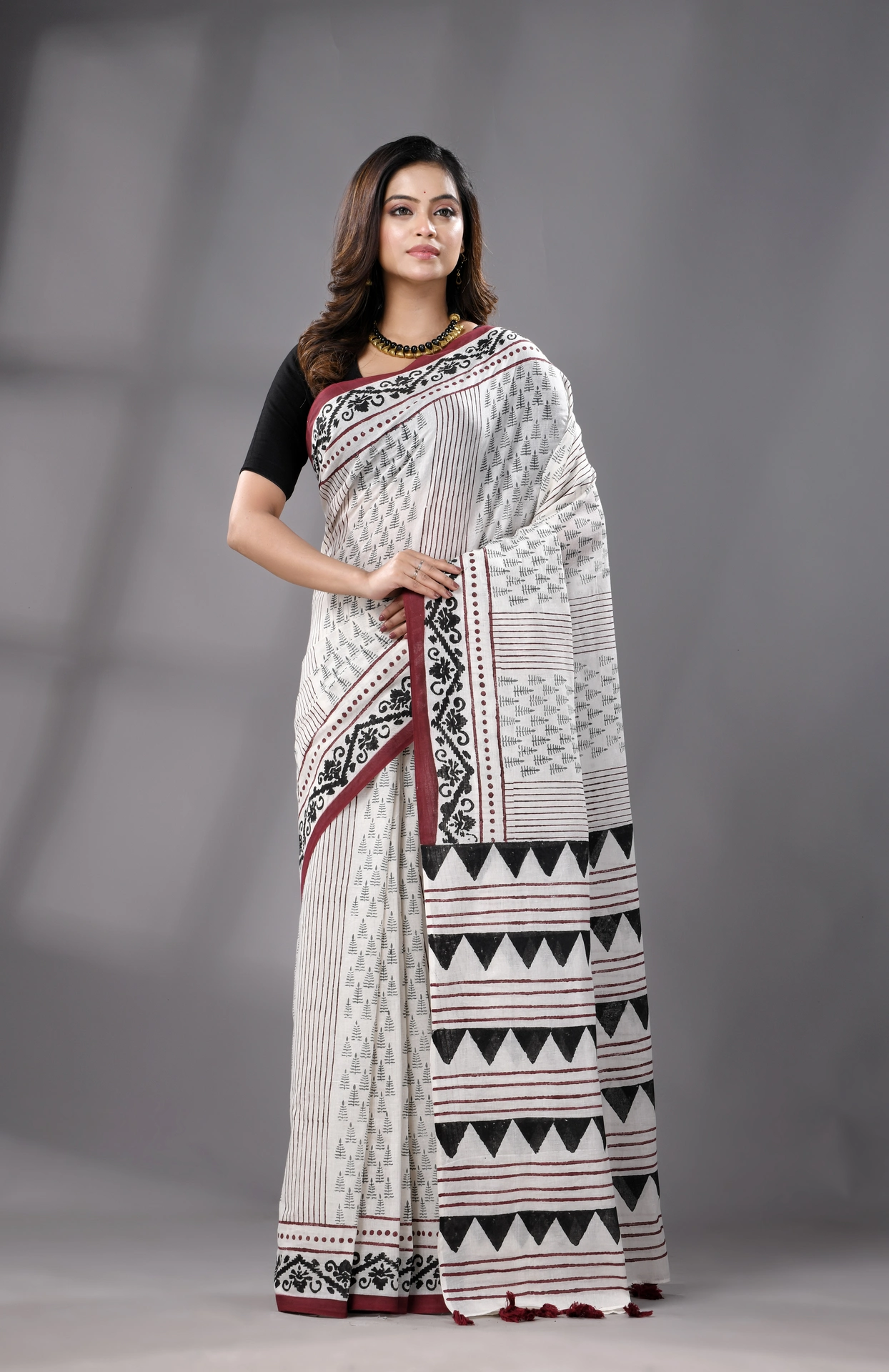 Block Printed Cotton Saree - Off-White - Image 6