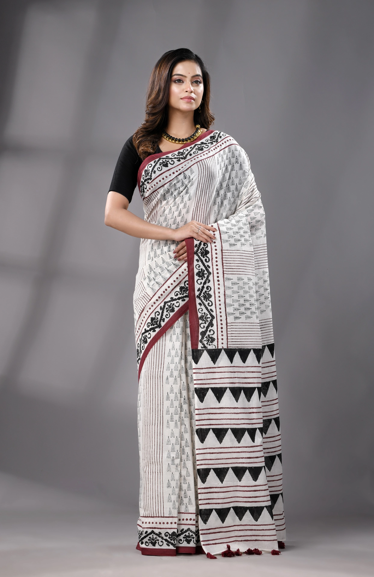 Block Printed Cotton Saree - Off-White - Image 2
