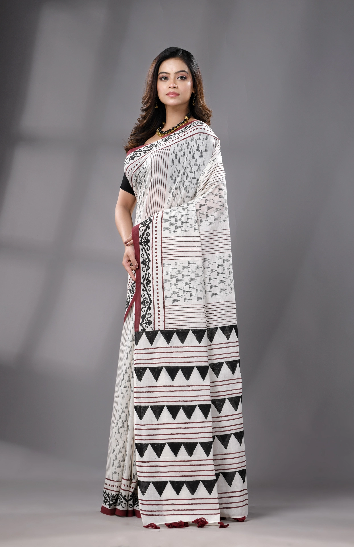 Block Printed Cotton Saree - Off-White - Image 3