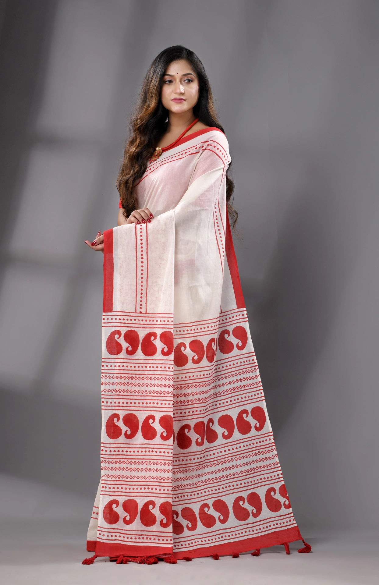 Block Printed Cotton Saree - Off-White - Image 5