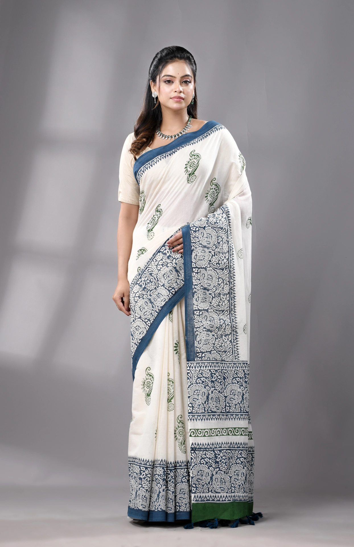 Block Printed Cotton Saree - Blue - Image 4