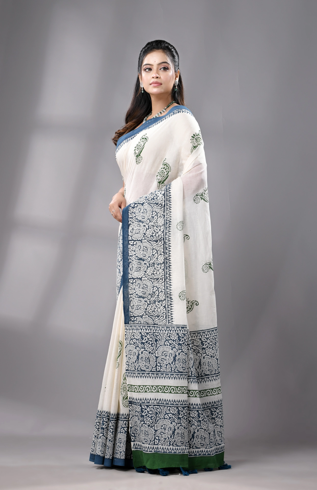Block Printed Cotton Saree - Blue - Image 3