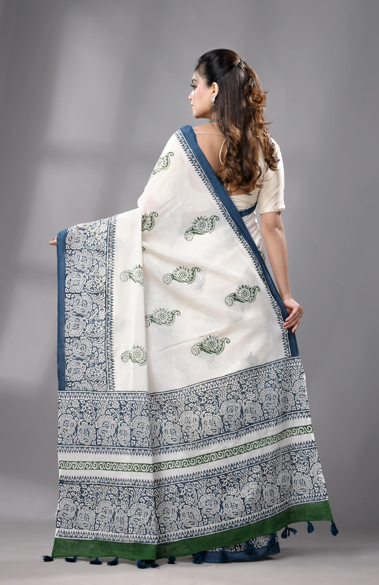Block Printed Cotton Saree - Blue - Image 2